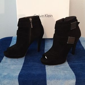 Calvin Klein size 7M high heels